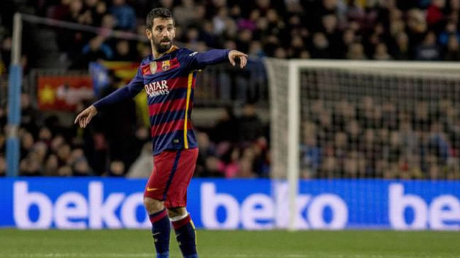 G.Saraylı futbolcuya sert çıktı!