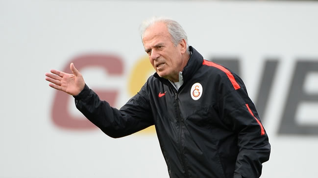 Üç futbolcuya kapıyı gösterdi!