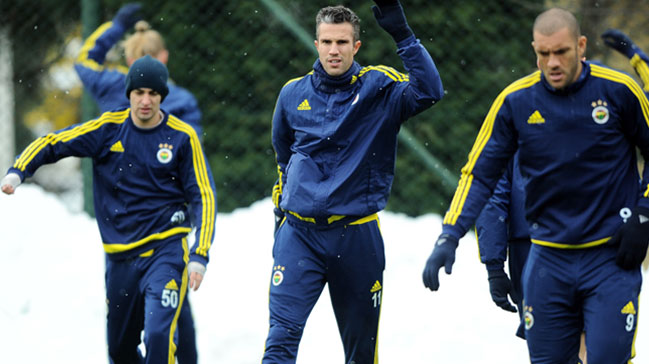 Fenerbahçe idmanına kar engeli