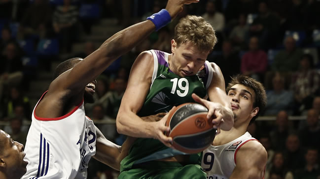 Efes'ten Malaga'ya 10 sayı fark!