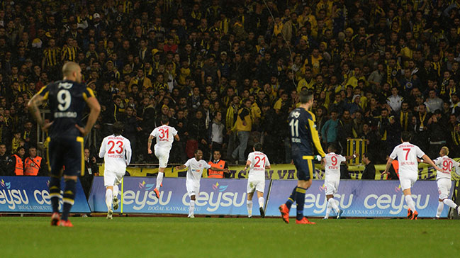 Antalyaspor'dan Fenerbahçe'ye büyük şok!