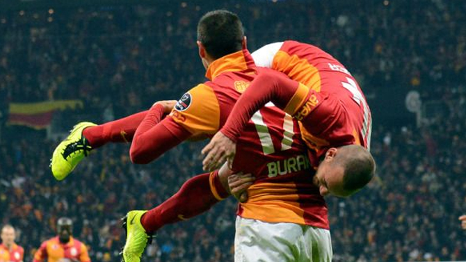 Burak, Sneijder'ı da Çin'e götürüyor!