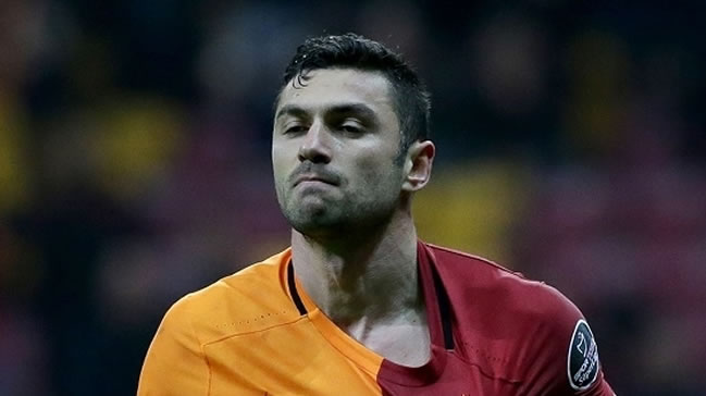 Burak Yılmaz gözyaşlarını tutamadı