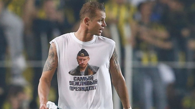 Rus futbolcudan Putin'li tişört!