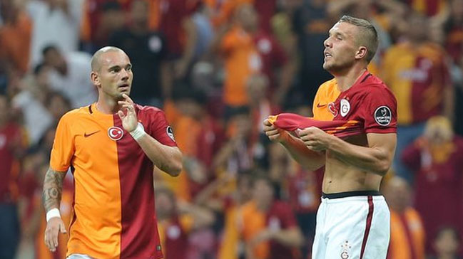 FLAŞ! G.Saray'da Podolski ve Sneijder şoku!