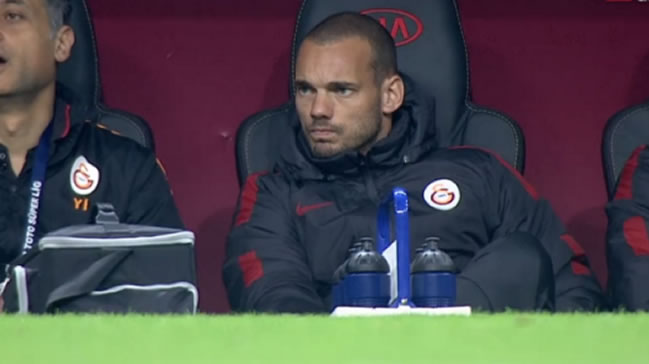'Sneijder ayrılmayı düşünüyor'