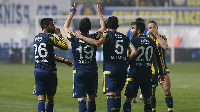 Fenerbahçe, Manisa'da farka gitti!