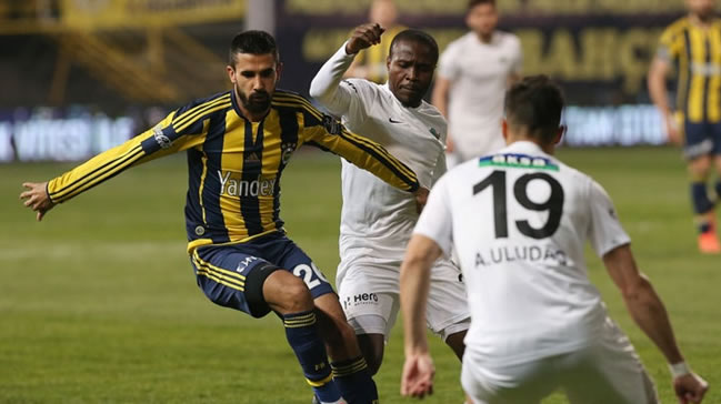 Alper derbi öncesi cezalı!