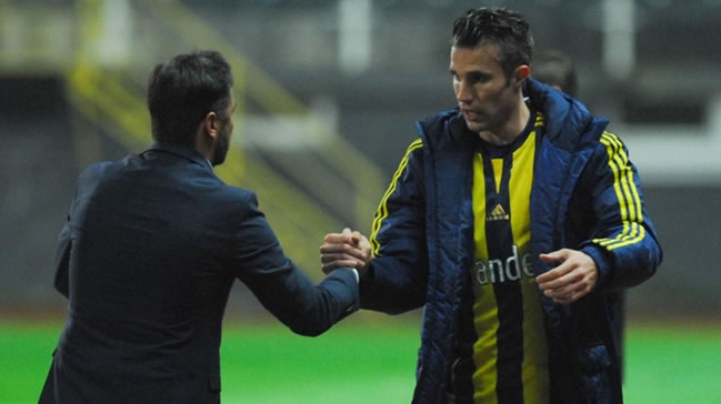 Pereira Van Persie'den izin mi istedi?