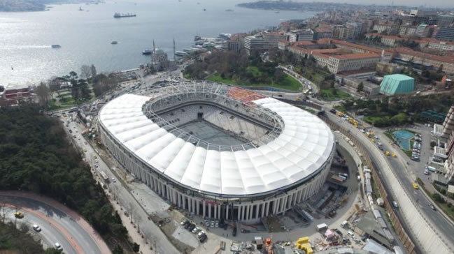 Boğaz'da yalı fiyatına statta loca