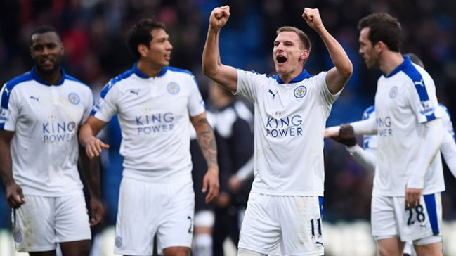 Leicester City şampiyonluğa koşuyor! 