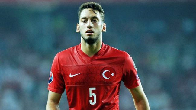 Hakan Çalhanoğlu Türkiye'ye geliyor