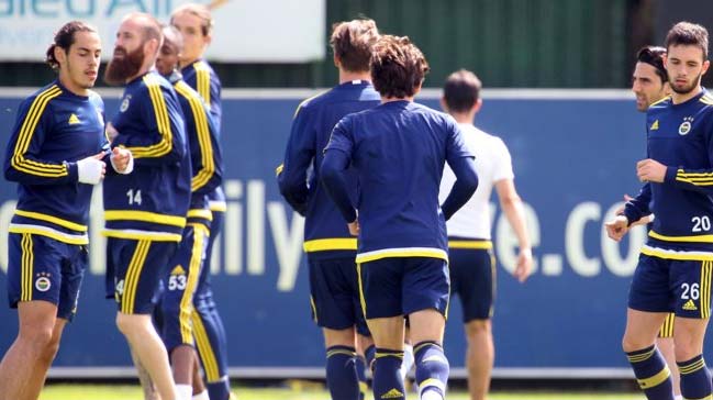 Fenerbahçe'de 12 eksikle antrenman