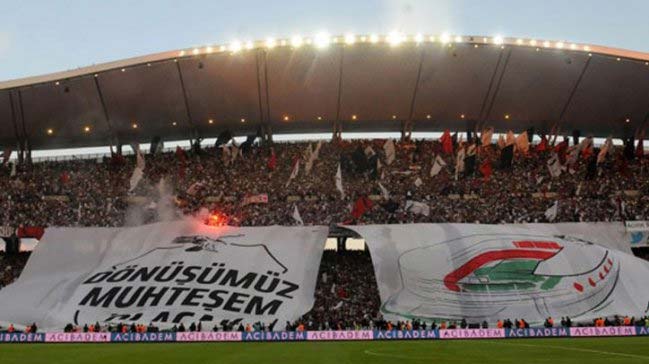 Beşiktaş taraftarı isyanda! Kombine krizi...