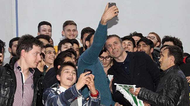 Abdullah Avcı'ya UEFA'dan ödül