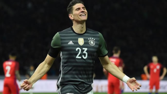 Almanlar Gomez'i istiyor! Podolski'ye fark attı...