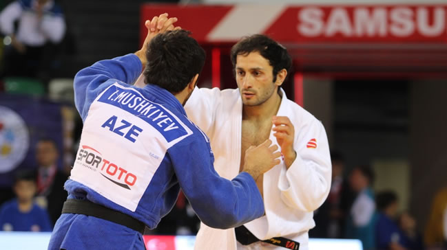 Türkiye'ye ilk günden üç madalya