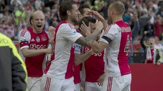 Cruyff anıldı, Ajax çok rahat kazandı!