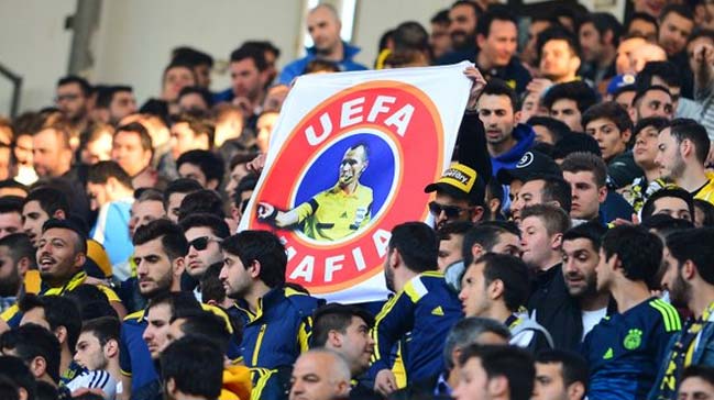 Tribünlerden UEFA ve Bebek'e protesto