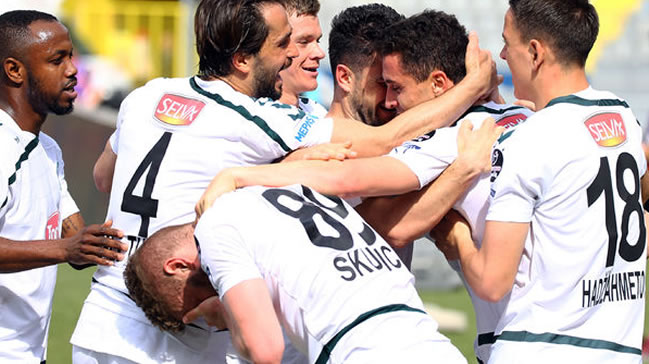 Torku Konyaspor Borussia Dortmund'la yarışıyor