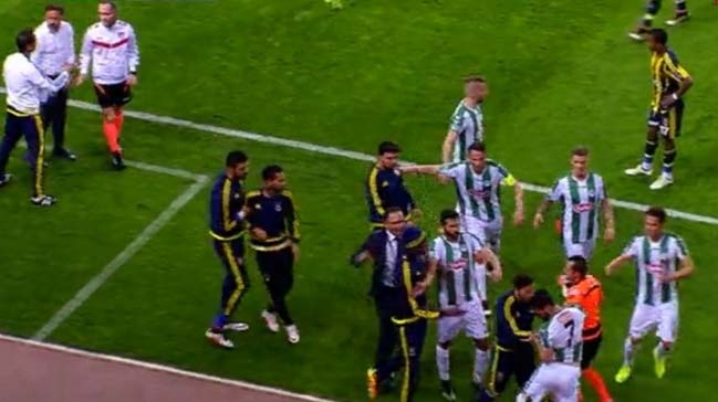 Konya'da gergin anlar! Pereira ve Ömer Ali...