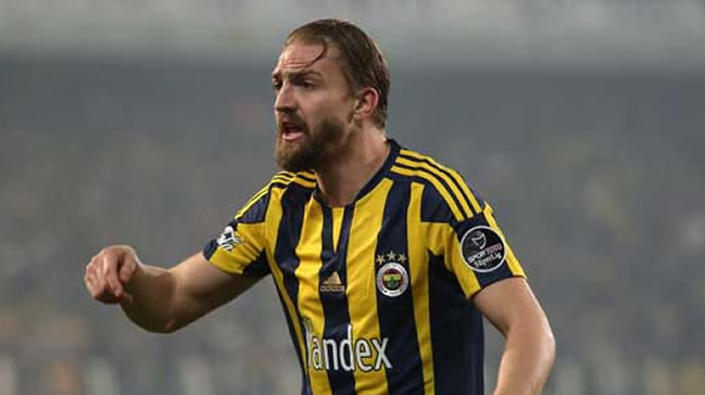 Caner Erkin duvarları yumrukladı