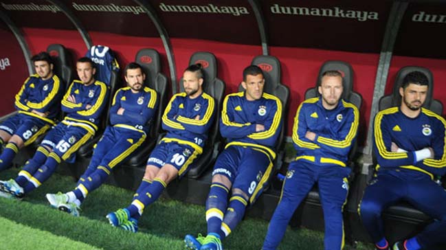 Fenerbahçe'de neler oluyor? Kavgalar ve perde arkaları!