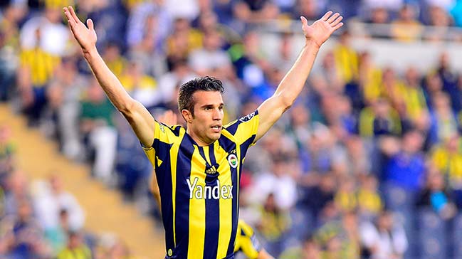 Van Persie, Kadıköy'de taraftarı çıldırttı!