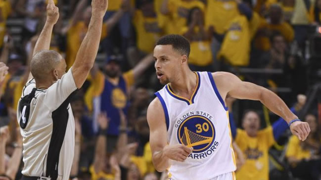 Playoff heyecanı başladı Curry sakatlandı