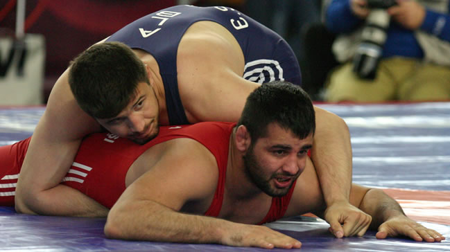 Güreşte olimpiyatlara üç kota daha