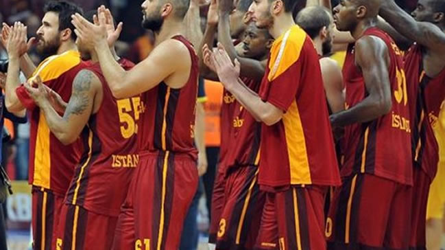 Cimbom tarih yazmak için parkede