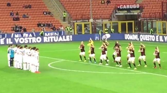 Milanlı futbolculardan Haka dansı