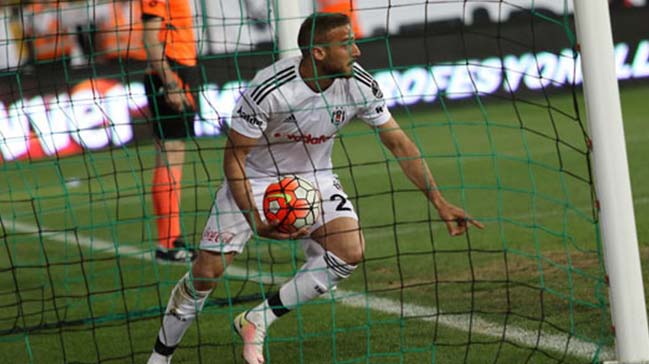 Cenk Tosun: 'Şenol hoca soyunma odasına girdi ve...'