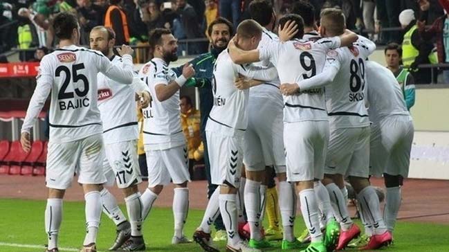 İkinci yarının kazananı Konyaspor, kaybedeni Rizespor