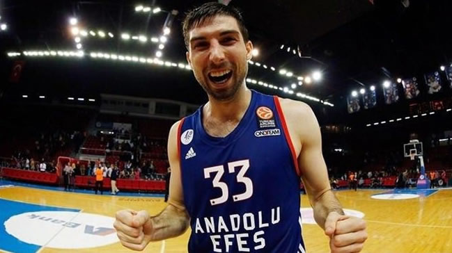 Anadolu Efes'te Jon Diebler 5 hafta yok