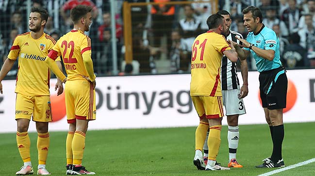 Zeki Yavru'dan hakemlere sert tepki!