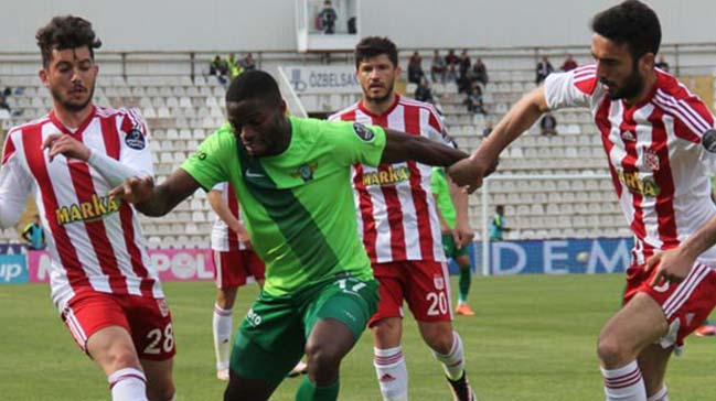 Sivas son dakikada yıkıldı! 