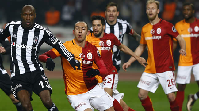 Galatasaray'a derbi öncesi iki şok!