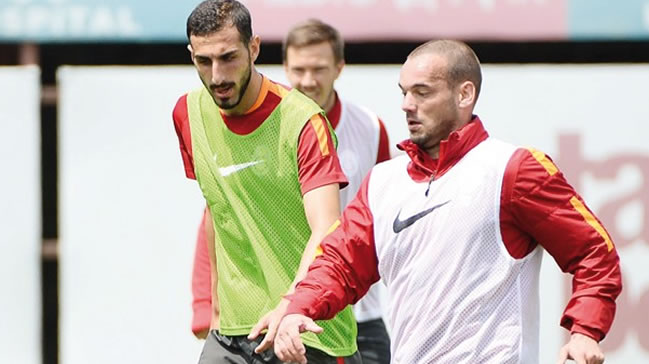 Derbi taktiğine Sneijder ayarı