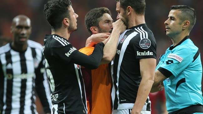 Arena'da ortalık karıştı