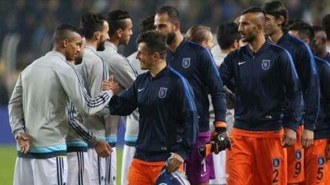 Volkan Demirel ile Yalçın Ayhan tokalaşmadı