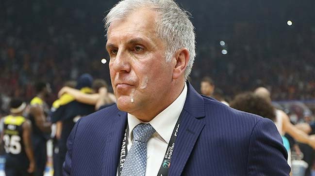 İşte Obradovic'e tükürüldüğü an