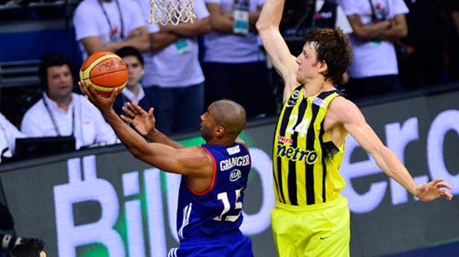 Fenerbahçe-Anadolu Efes 4. raund