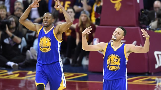 Golden State Warriors zafere çok yakın!