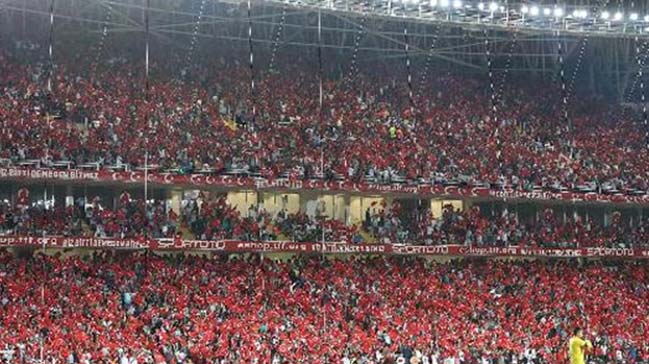 TFF açıkladı: Parc des Princes'ta bayrak şov