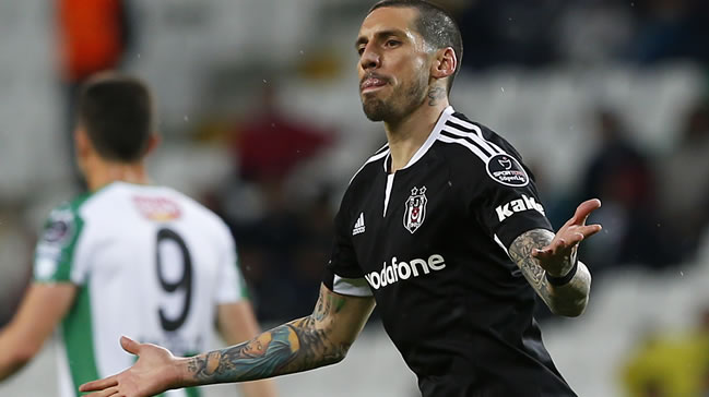 Jose Sosa'ya teklif yağmuru