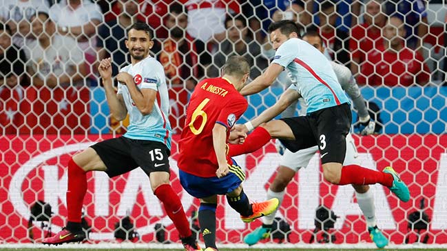 Iniesta'dan Arda Turan açıklaması