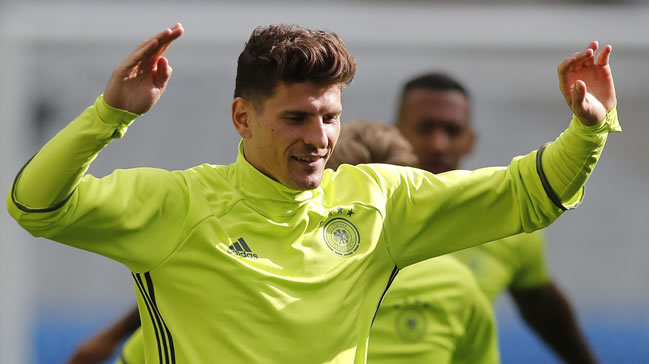Mario Gomez için İtalya çıkarması