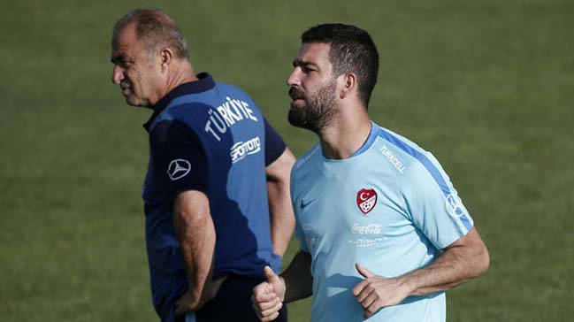 Arda Turan, milli takımı bırakıyor mu?