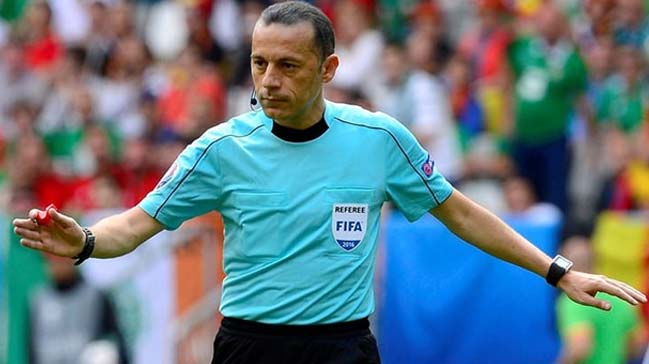 UEFA 6 hakemi evine gönderdi! Cüneyt Çakır...